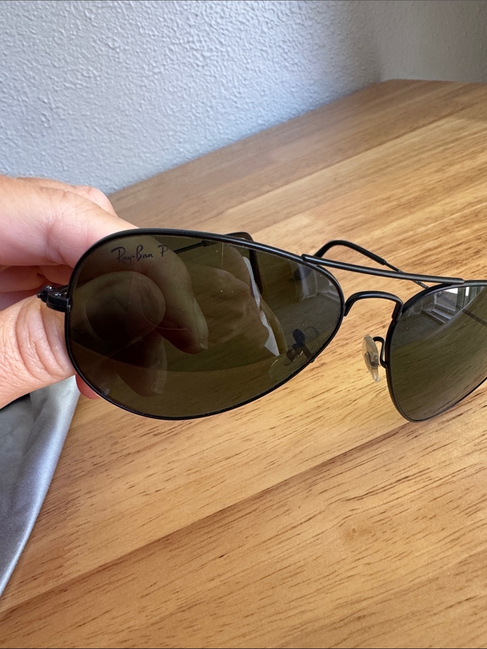 Ray-Ban Black Aviator Sunglasses Polarized - Picture 3 of 3